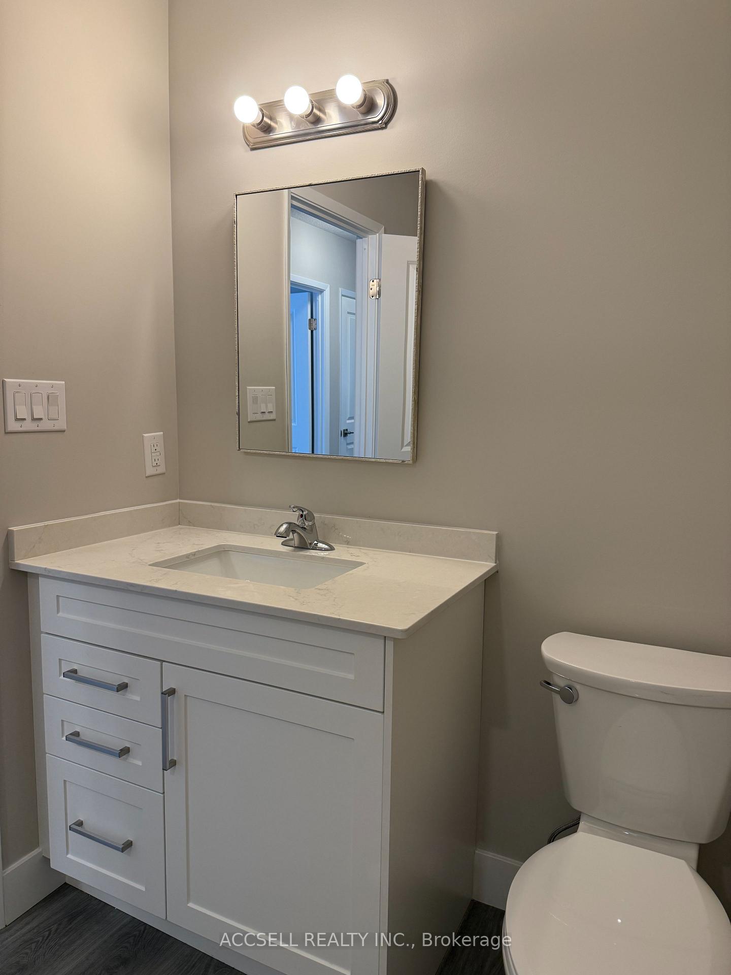 Photo 8 of 25 Alexandria Avenue, St. Thomas — HOMEH