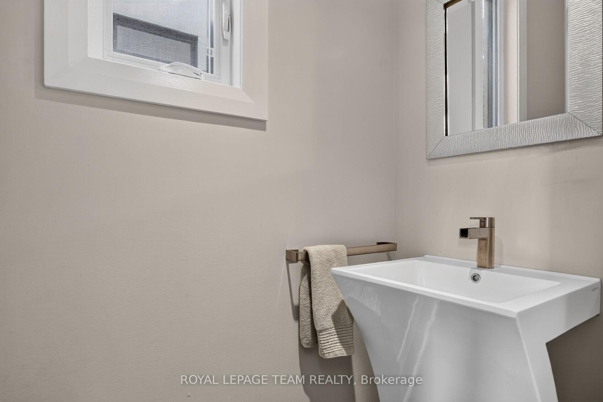 Photo 15 of 33 Gould Street, Ottawa, Ottawa West — HOMEH