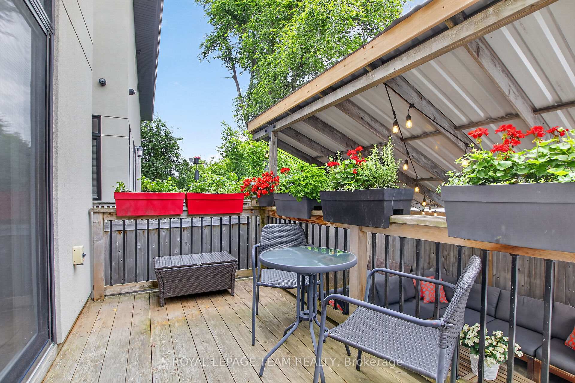 Photo 35 of 33 Gould Street, Ottawa, Ottawa West — HOMEH