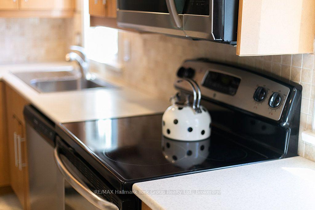 Photo 12 of 495 Maple Street, Collingwood — HOMEH