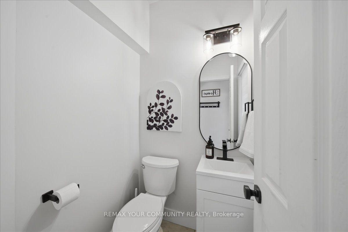 Photo 5 of 91 Downey Circle, Aurora, Bayview Wellington — HOMEH