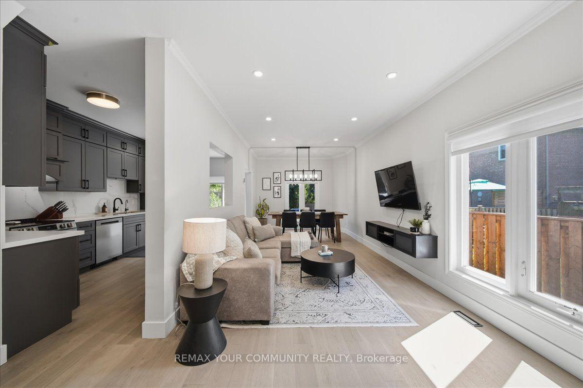 Photo 8 of 91 Downey Circle, Aurora, Bayview Wellington — HOMEH