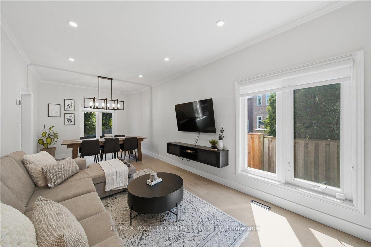 Photo 10 of 91 Downey Circle, Aurora, Bayview Wellington — HOMEH