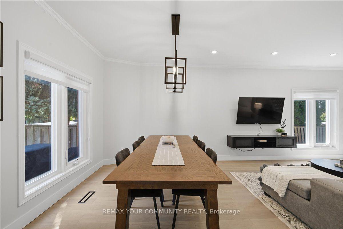 Photo 13 of 91 Downey Circle, Aurora, Bayview Wellington — HOMEH