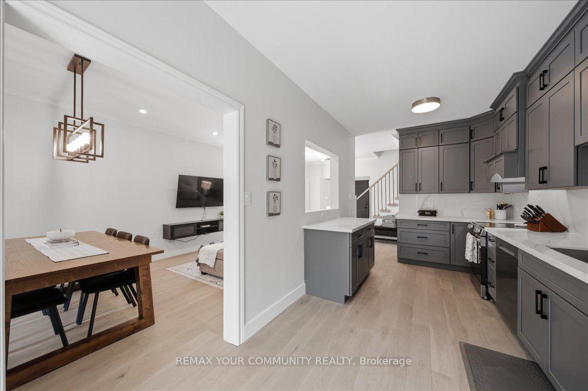 Photo 16 of 91 Downey Circle, Aurora, Bayview Wellington — HOMEH