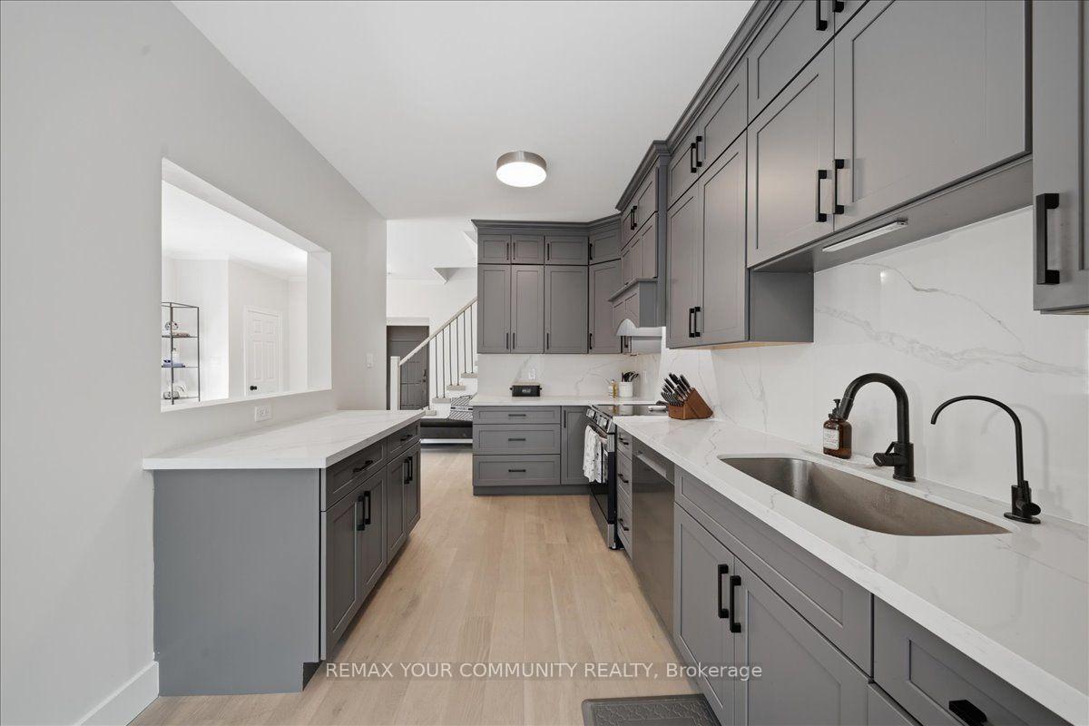 Photo 17 of 91 Downey Circle, Aurora, Bayview Wellington — HOMEH