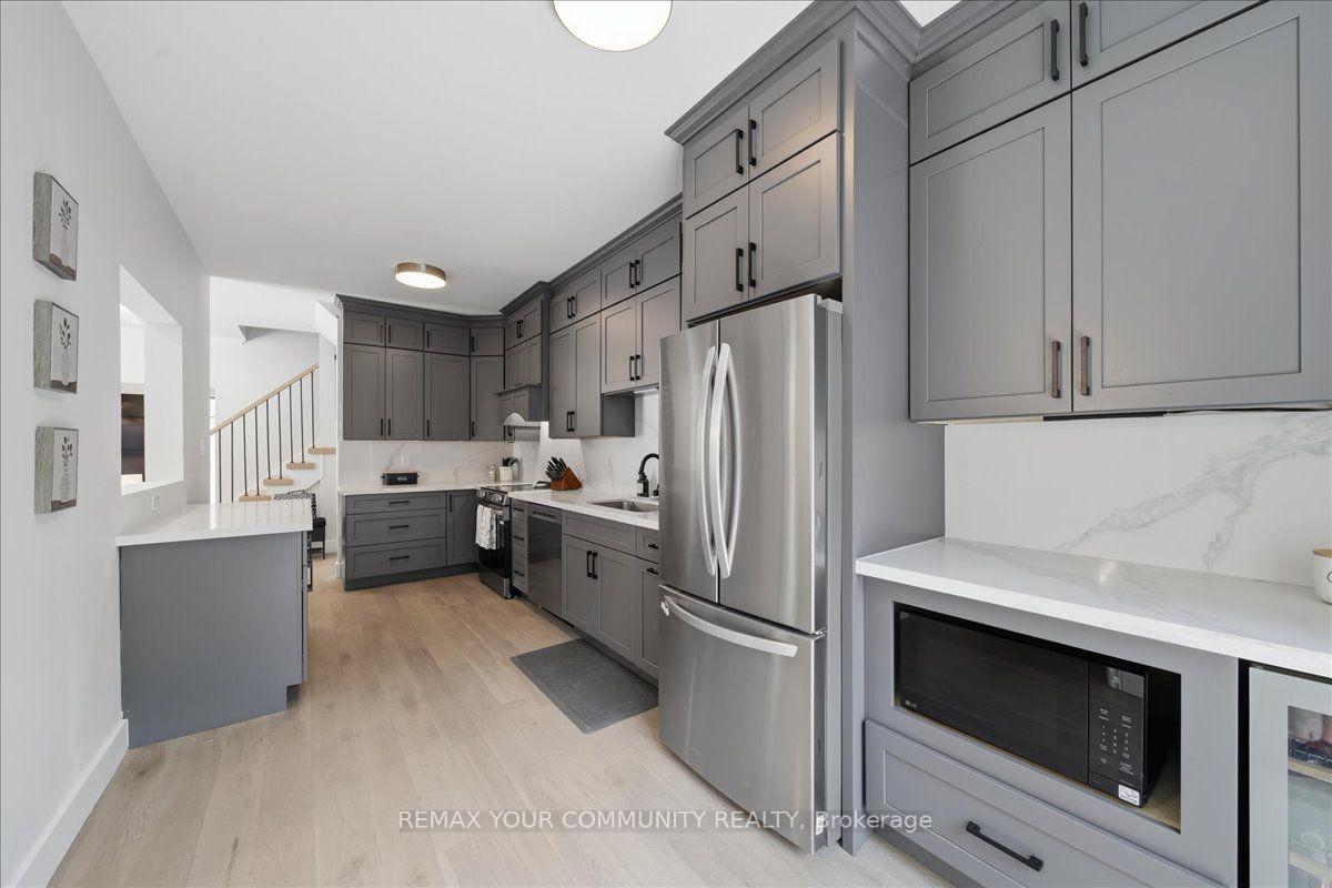 Photo 18 of 91 Downey Circle, Aurora, Bayview Wellington — HOMEH