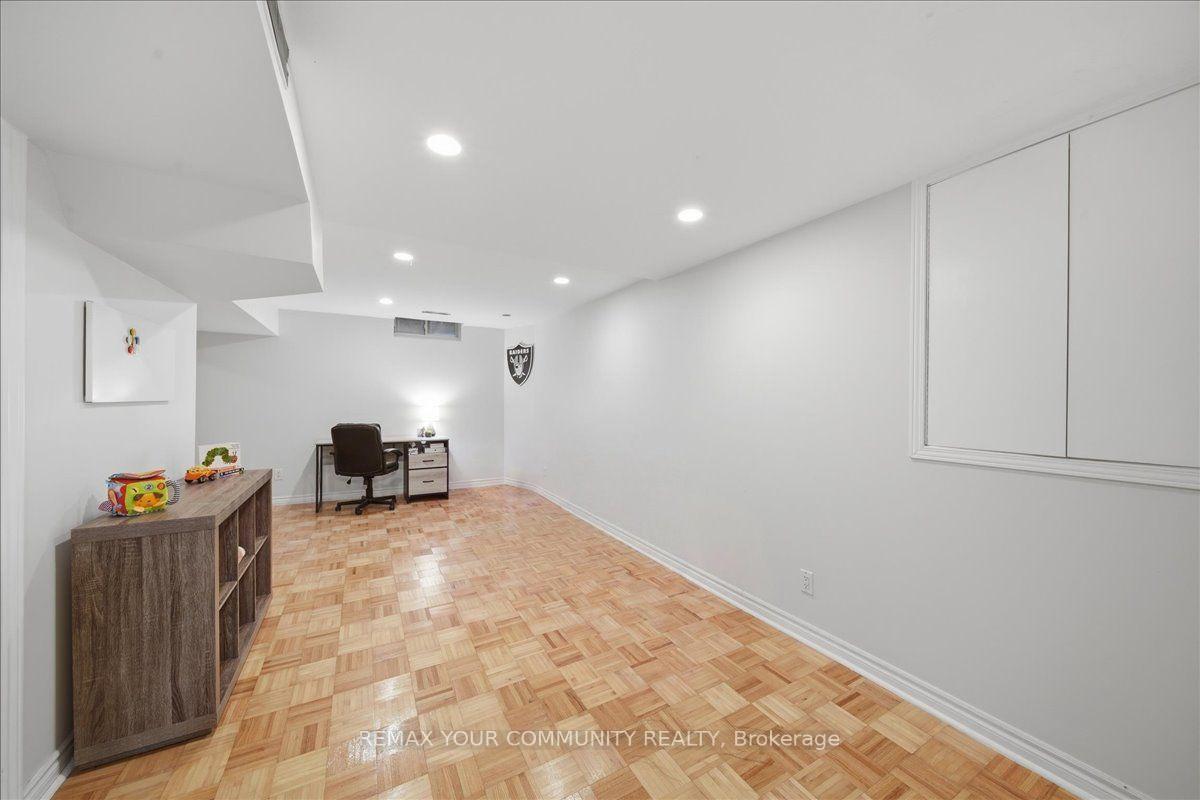 Photo 37 of 91 Downey Circle, Aurora, Bayview Wellington — HOMEH