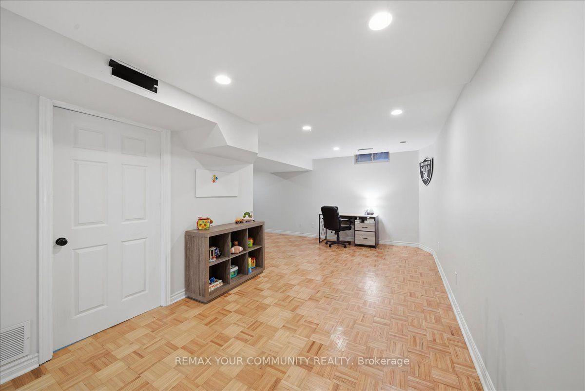 Photo 38 of 91 Downey Circle, Aurora, Bayview Wellington — HOMEH