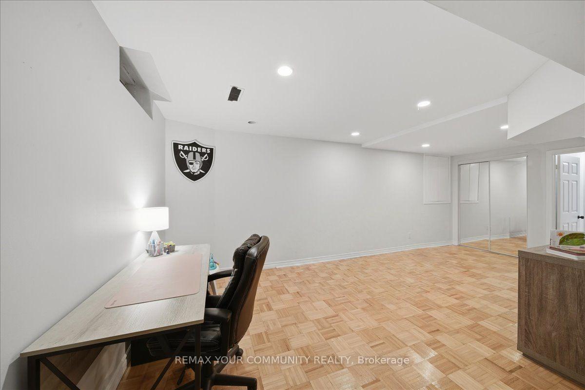 Photo 39 of 91 Downey Circle, Aurora, Bayview Wellington — HOMEH
