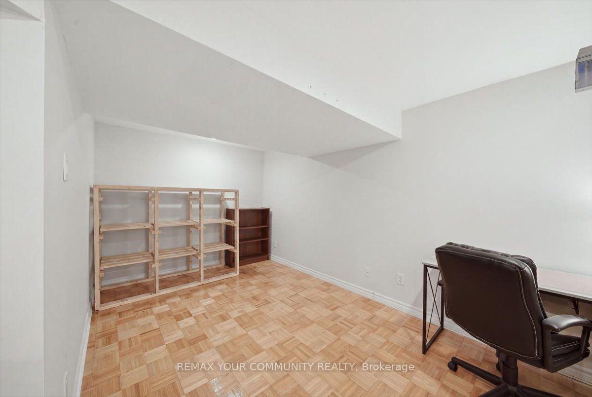 Photo 40 of 91 Downey Circle, Aurora, Bayview Wellington — HOMEH