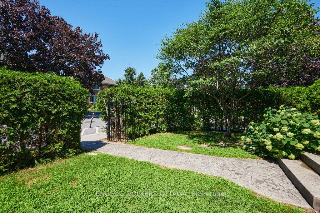 Photo 4 of 21 Reid Avenue, Ottawa, Civic Hospital — HOMEH
