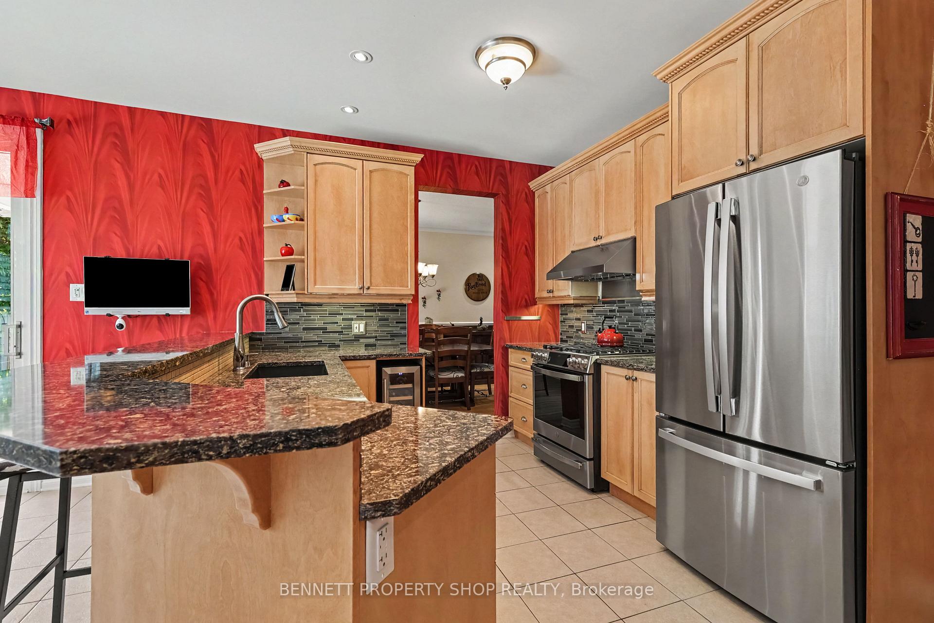 Photo 9 of 32 Rochelle Drive, Ottawa, Richmond — HOMEH