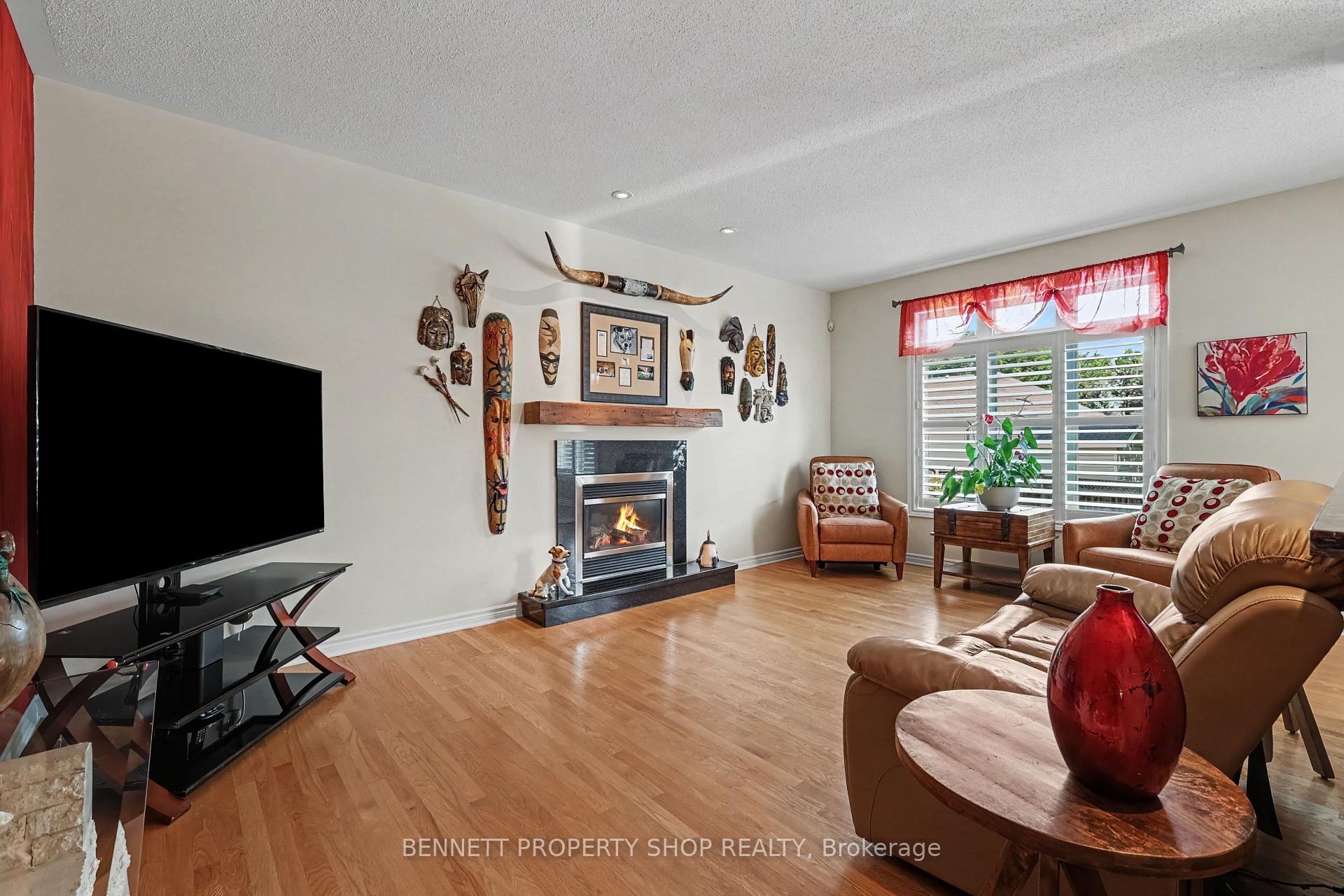 Photo 14 of 32 Rochelle Drive, Ottawa, Richmond — HOMEH