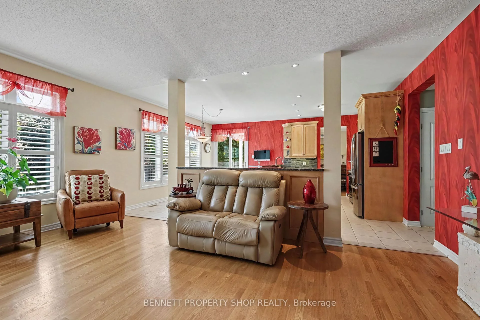 Photo 17 of 32 Rochelle Drive, Ottawa, Richmond — HOMEH