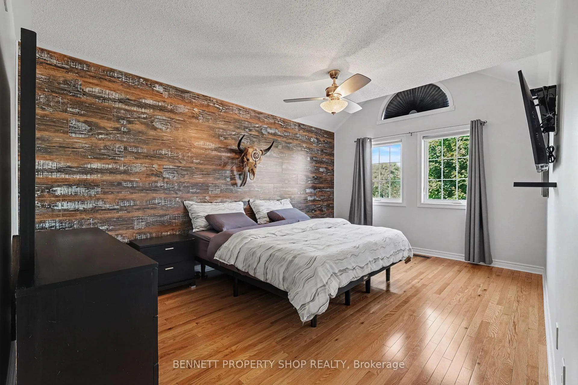 Photo 33 of 32 Rochelle Drive, Ottawa, Richmond — HOMEH