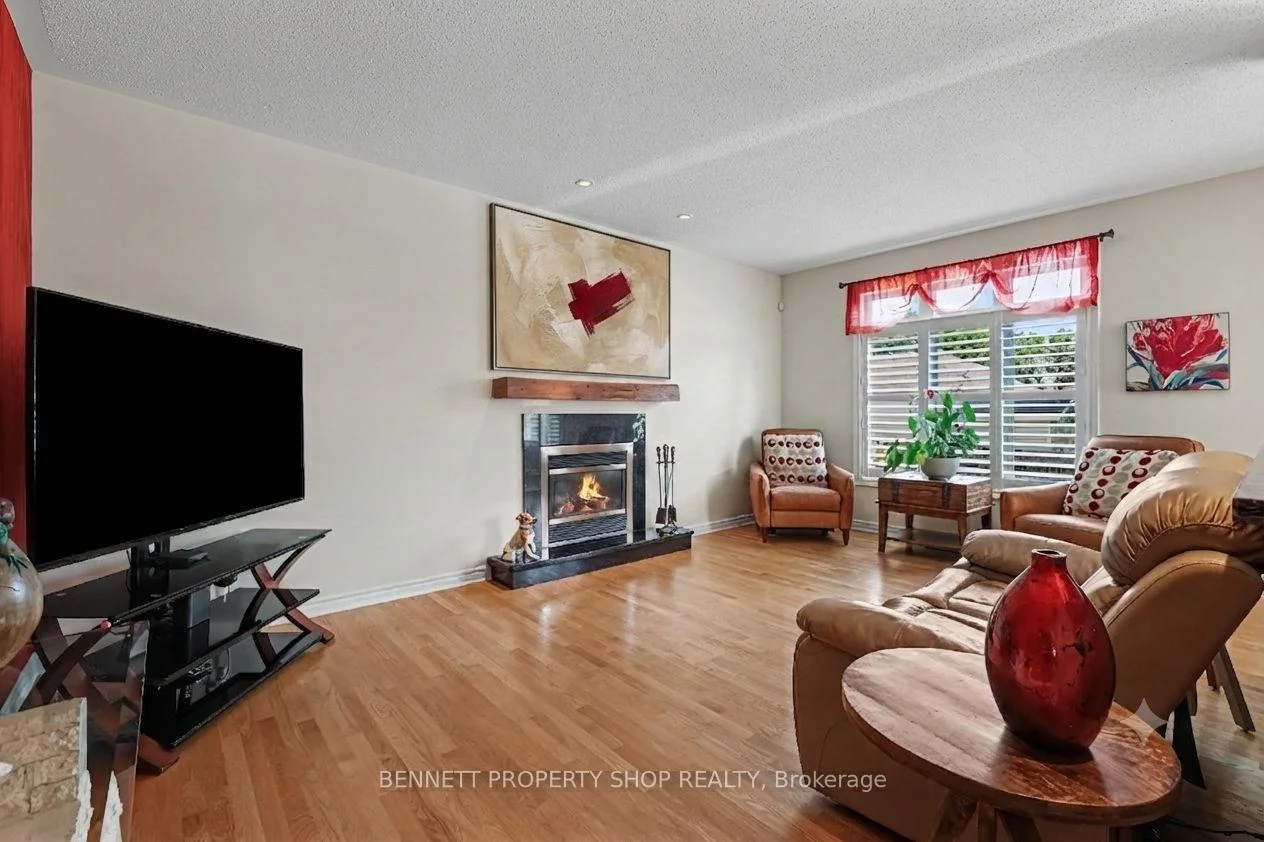 Photo 44 of 32 Rochelle Drive, Ottawa, Richmond — HOMEH