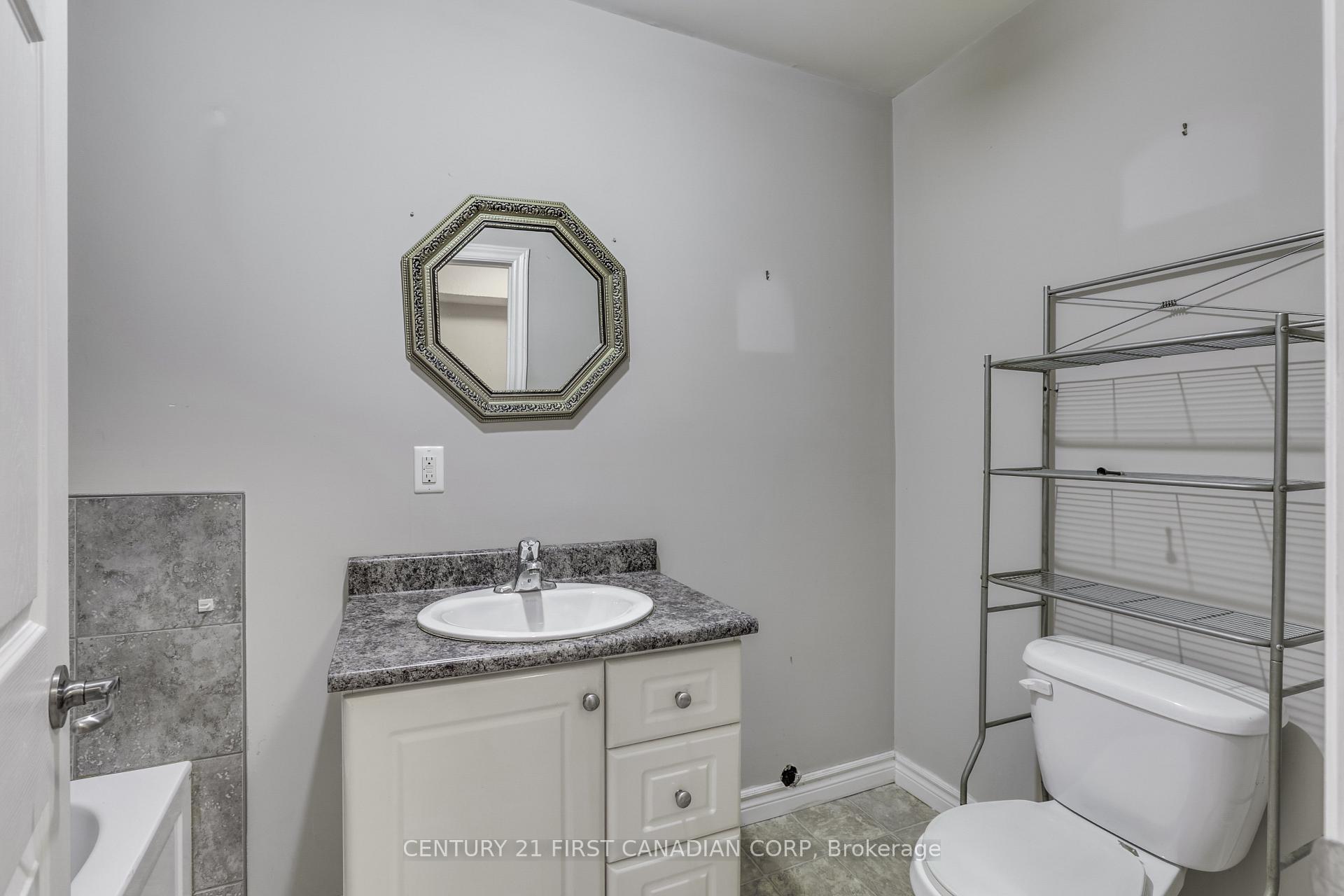 Photo 22 of 204 Ewart Street, Strathroy-Caradoc, NW — HOMEH