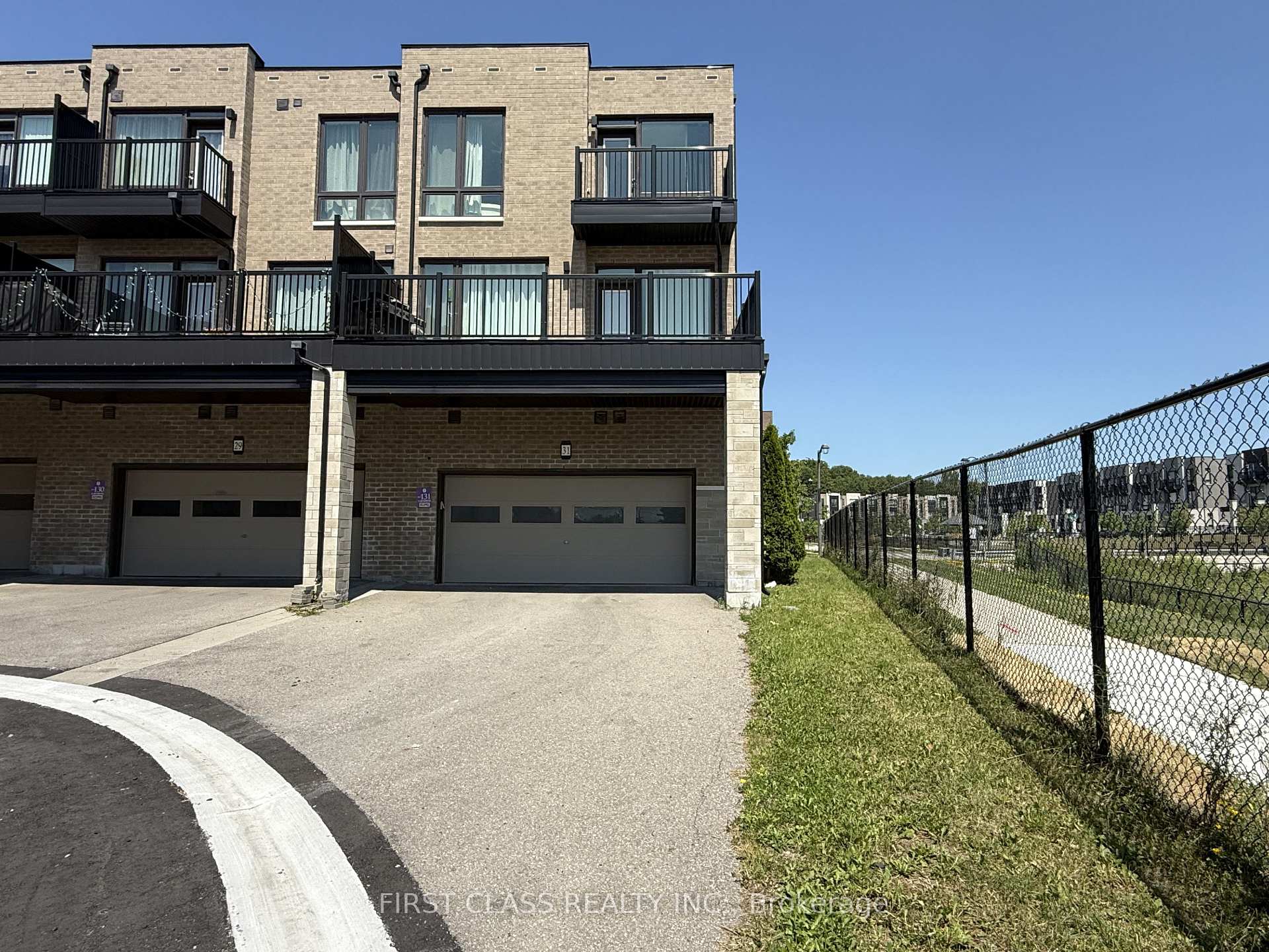 Photo 2 of 31 Breyworth Road, Markham, Victoria Square — HOMEH