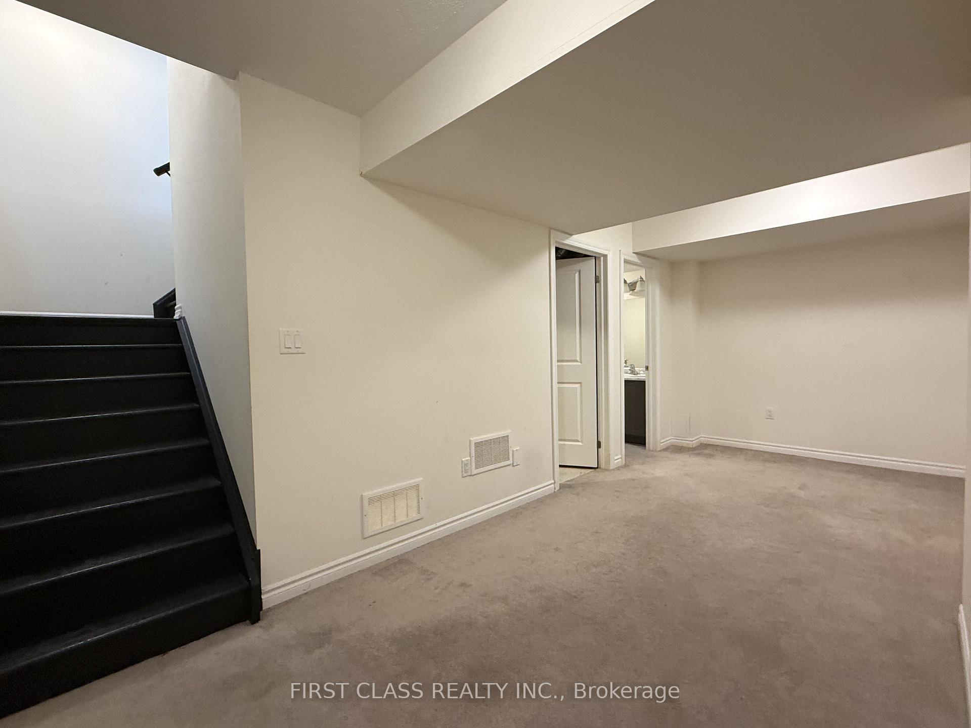Photo 4 of 31 Breyworth Road, Markham, Victoria Square — HOMEH