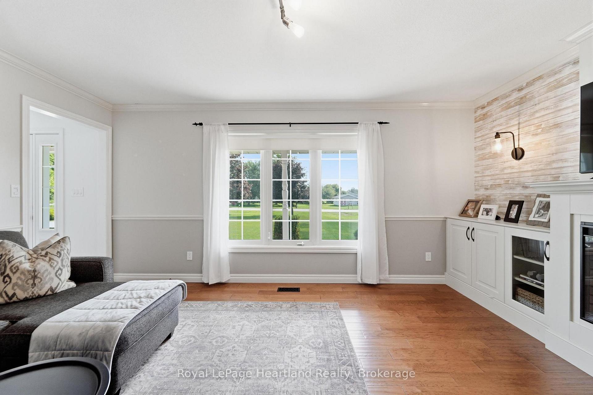 Photo 6 of 176 Mcfarlin Drive, West Grey — HOMEH
