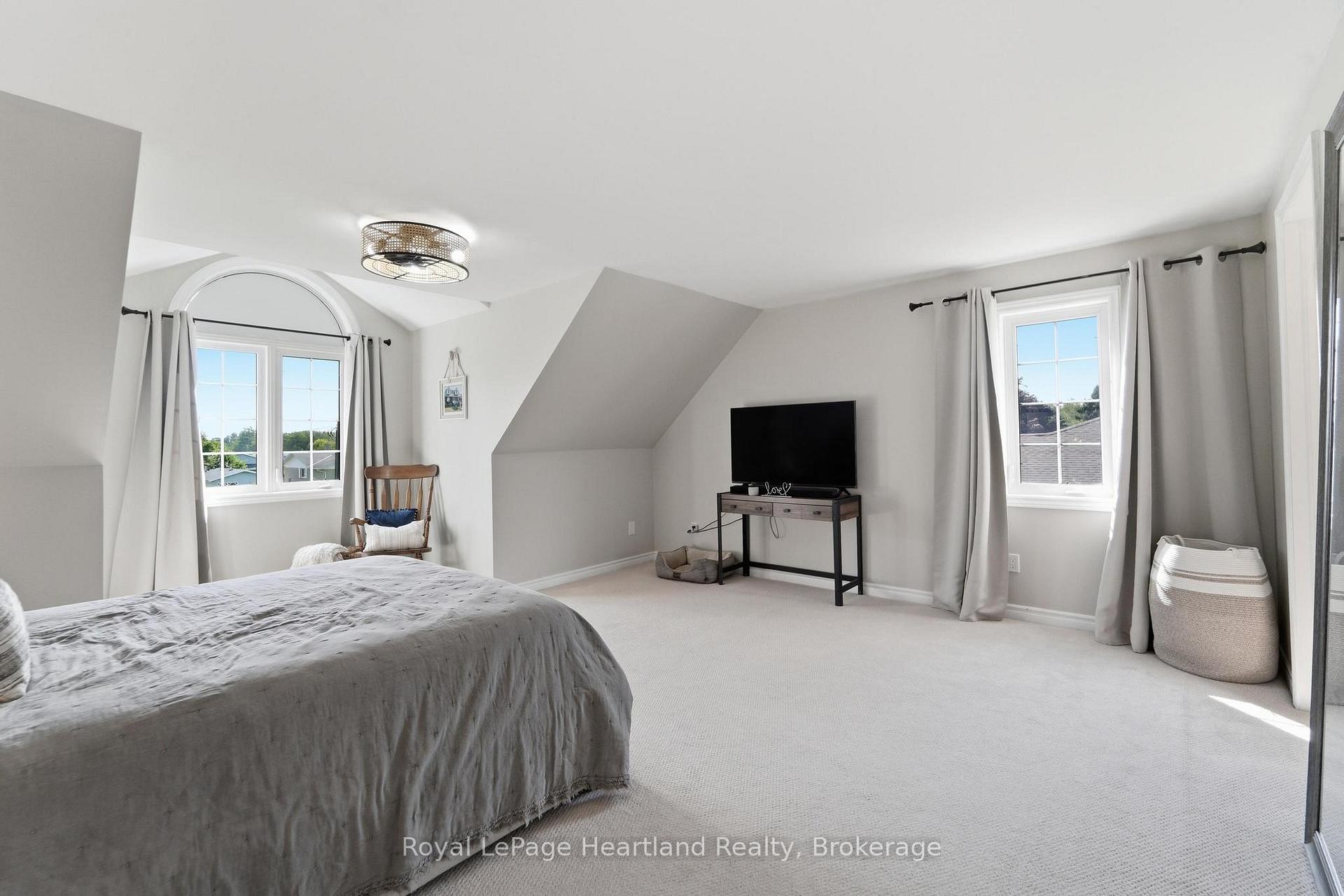 Photo 28 of 176 Mcfarlin Drive, West Grey — HOMEH