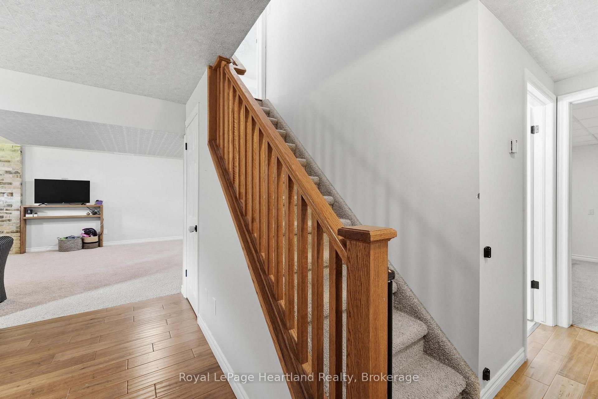 Photo 31 of 176 Mcfarlin Drive, West Grey — HOMEH