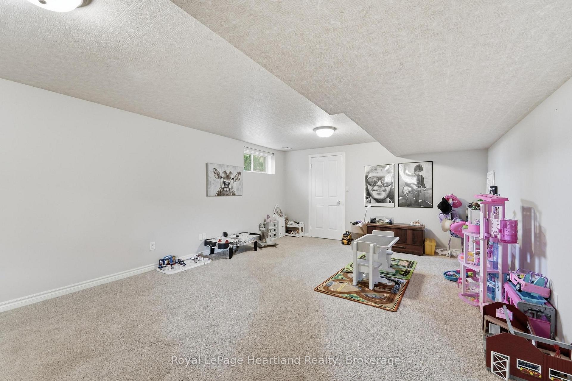 Photo 35 of 176 Mcfarlin Drive, West Grey — HOMEH
