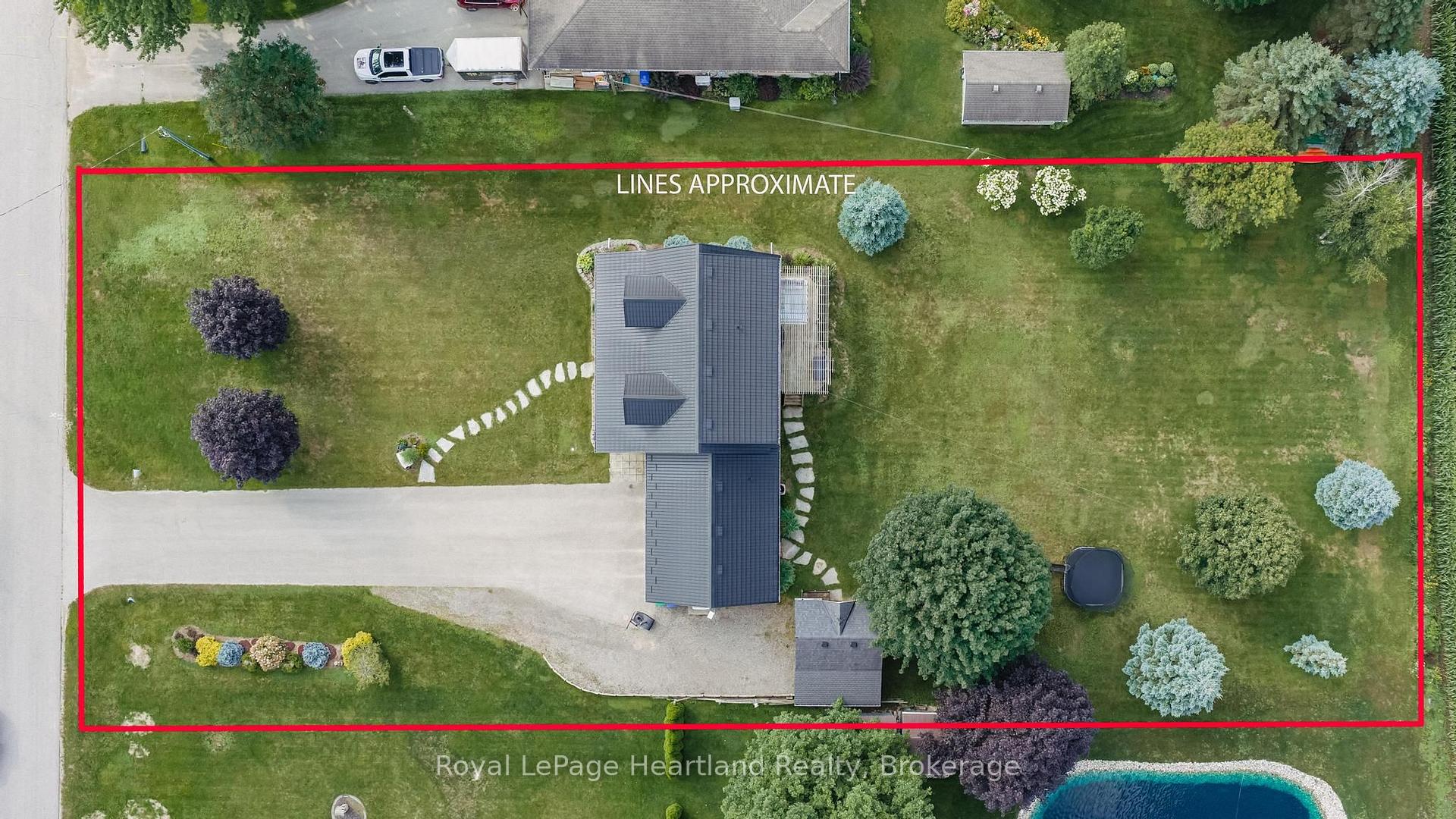 Photo 43 of 176 Mcfarlin Drive, West Grey — HOMEH