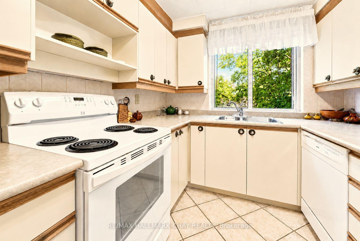 Photo 9 of Unit 306, 414 Blake Street, Barrie, Codrington — HOMEH