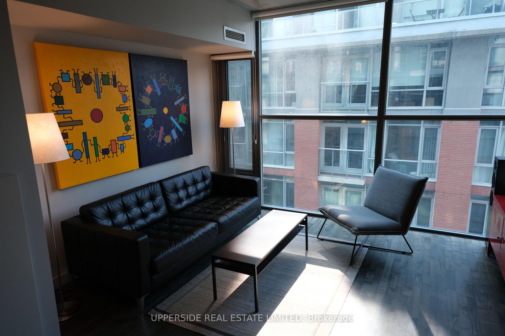 Photo 3 of 25 oxley Street, Toronto, Waterfront Communities — HOMEH