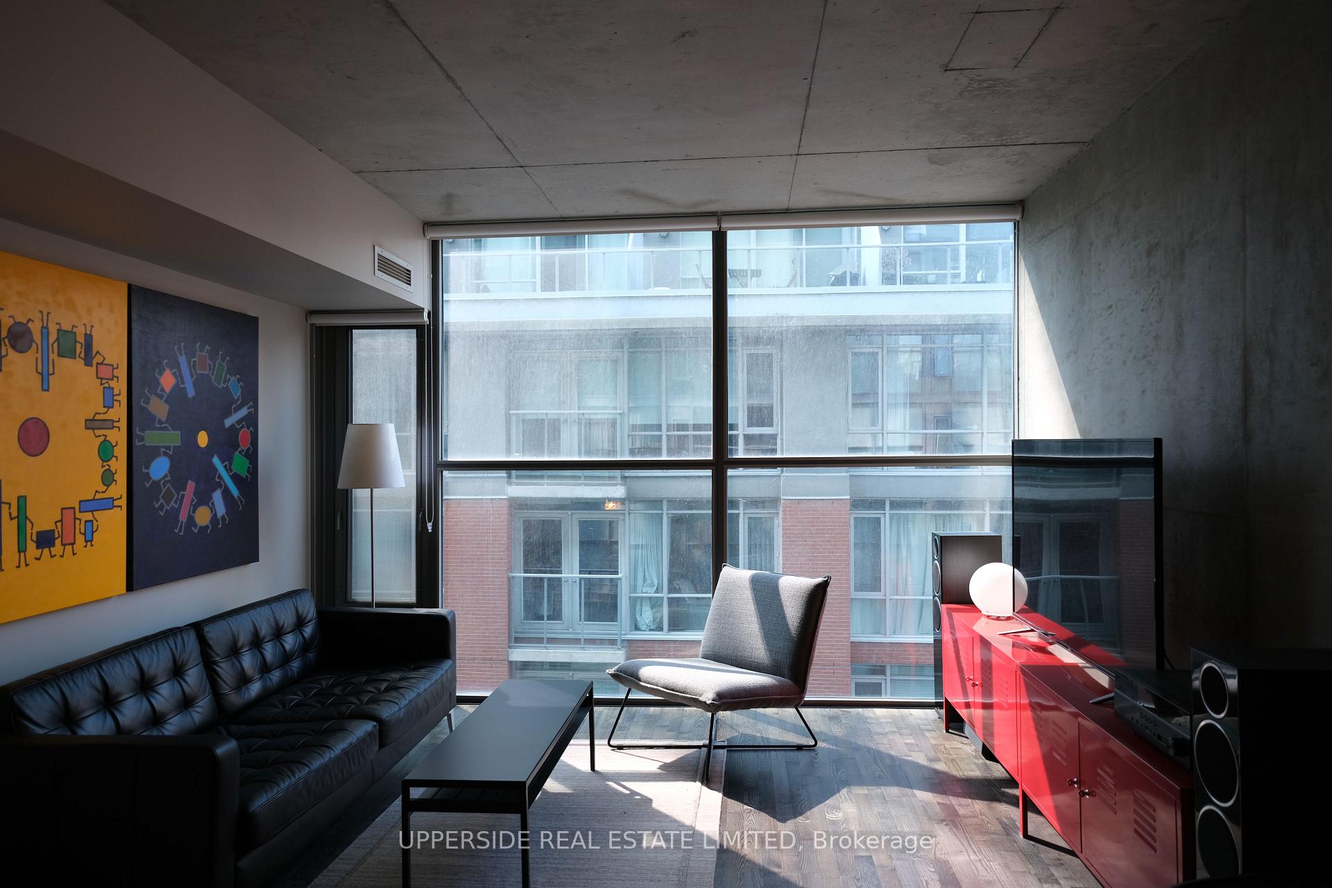 Photo 4 of 25 oxley Street, Toronto, Waterfront Communities — HOMEH