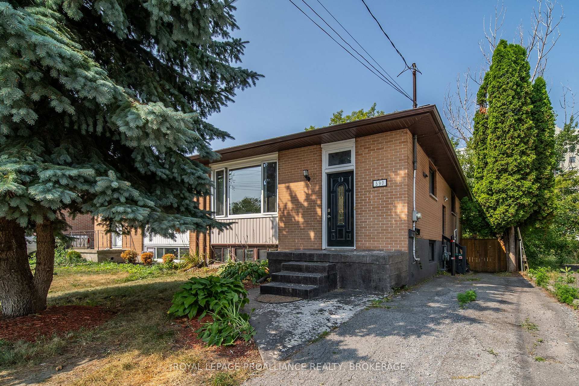 Photo 1 of 590 Macdonnell Street, Kingston, East of Sir John A. Blvd — HOMEH