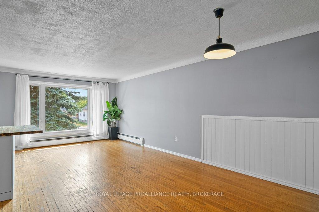 Photo 2 of 590 Macdonnell Street, Kingston, East of Sir John A. Blvd — HOMEH