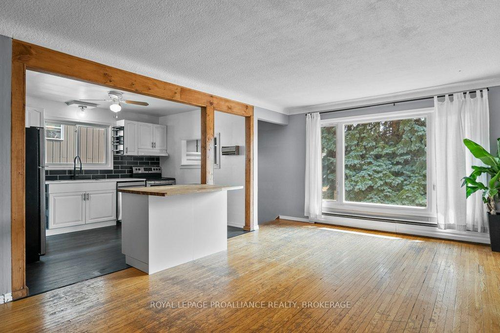 Photo 4 of 590 Macdonnell Street, Kingston, East of Sir John A. Blvd — HOMEH
