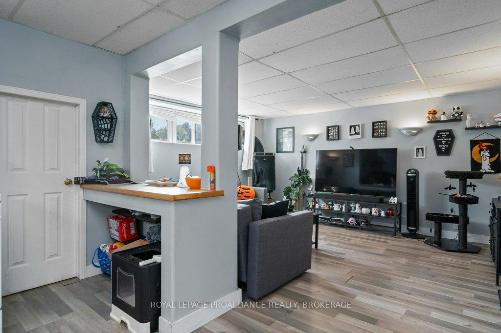 Photo 15 of 590 Macdonnell Street, Kingston, East of Sir John A. Blvd — HOMEH