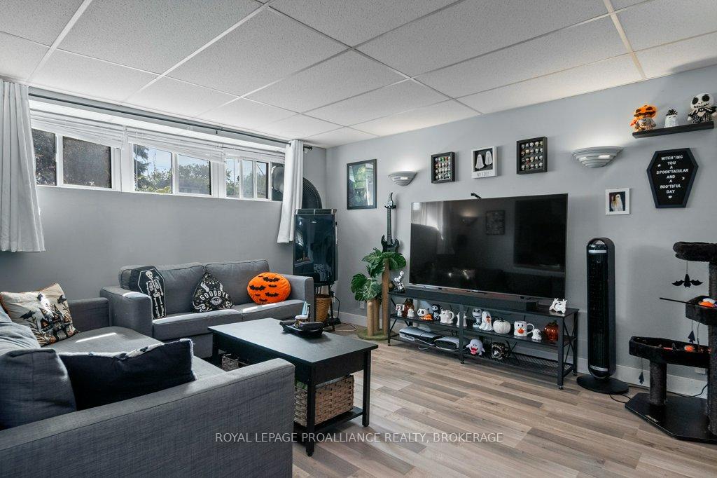 Photo 16 of 590 Macdonnell Street, Kingston, East of Sir John A. Blvd — HOMEH