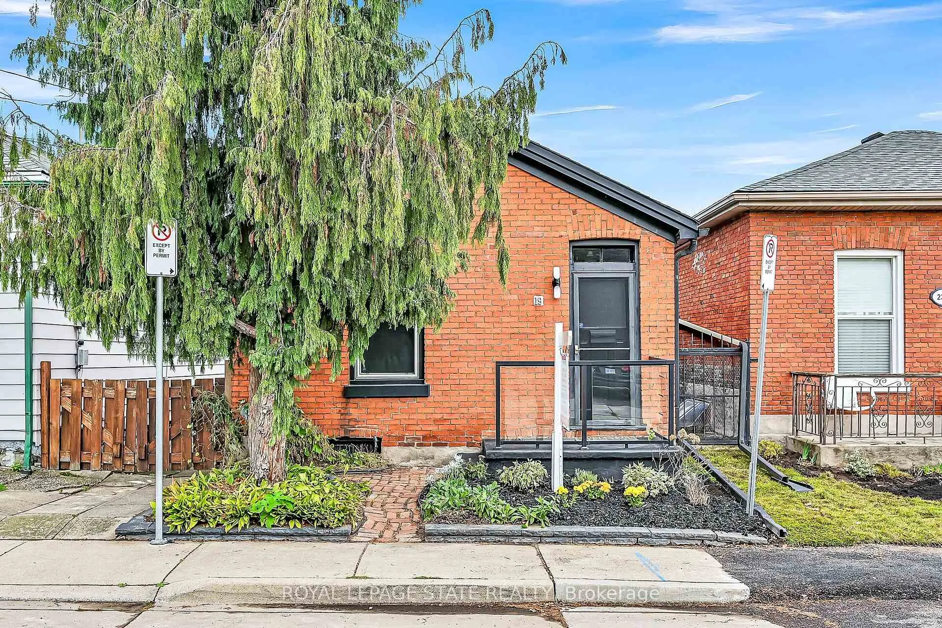 Photo 1 of 19 Ferrie Street E, Hamilton, North End — HOMEH