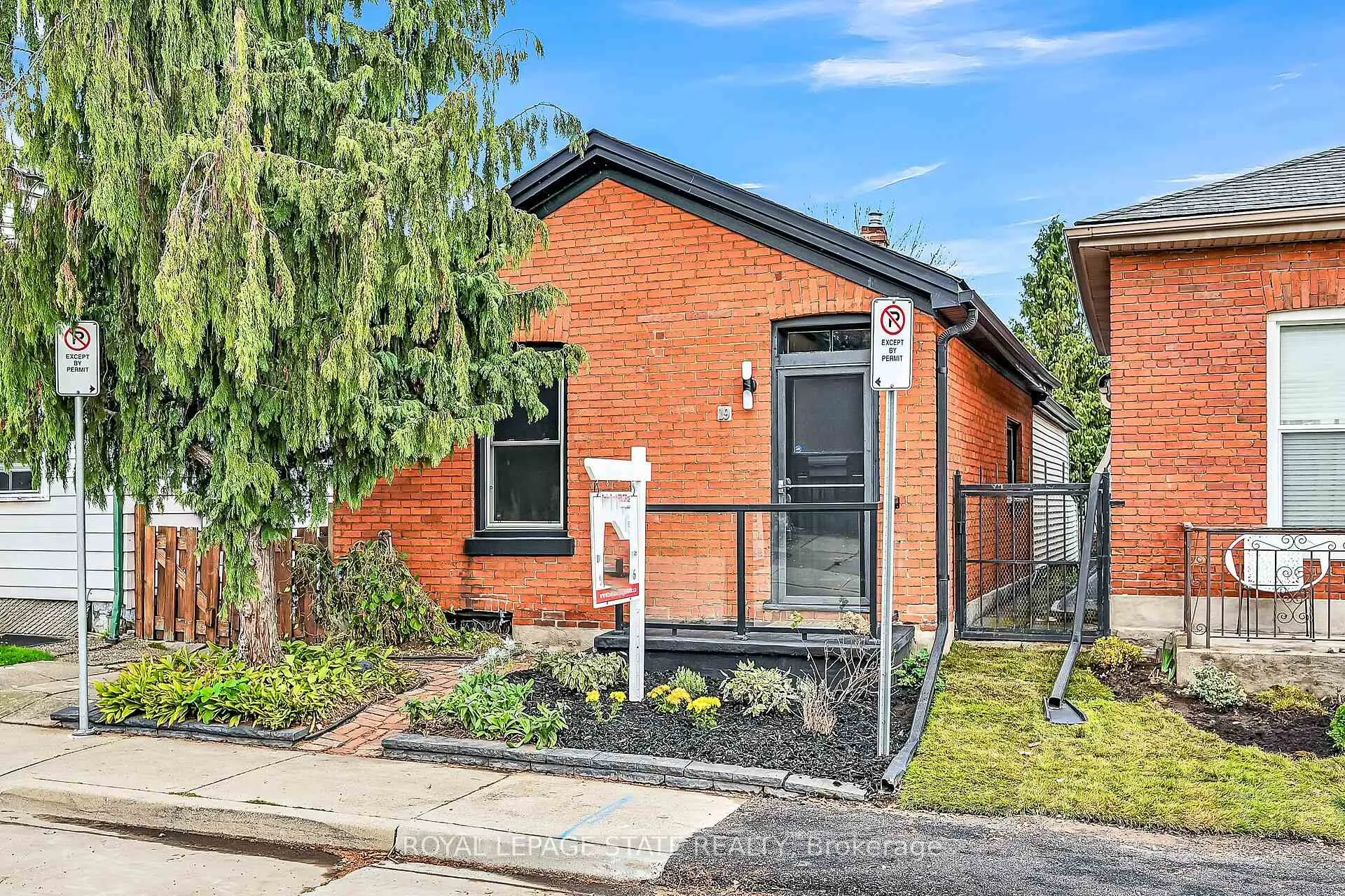 Photo 2 of 19 Ferrie Street E, Hamilton, North End — HOMEH
