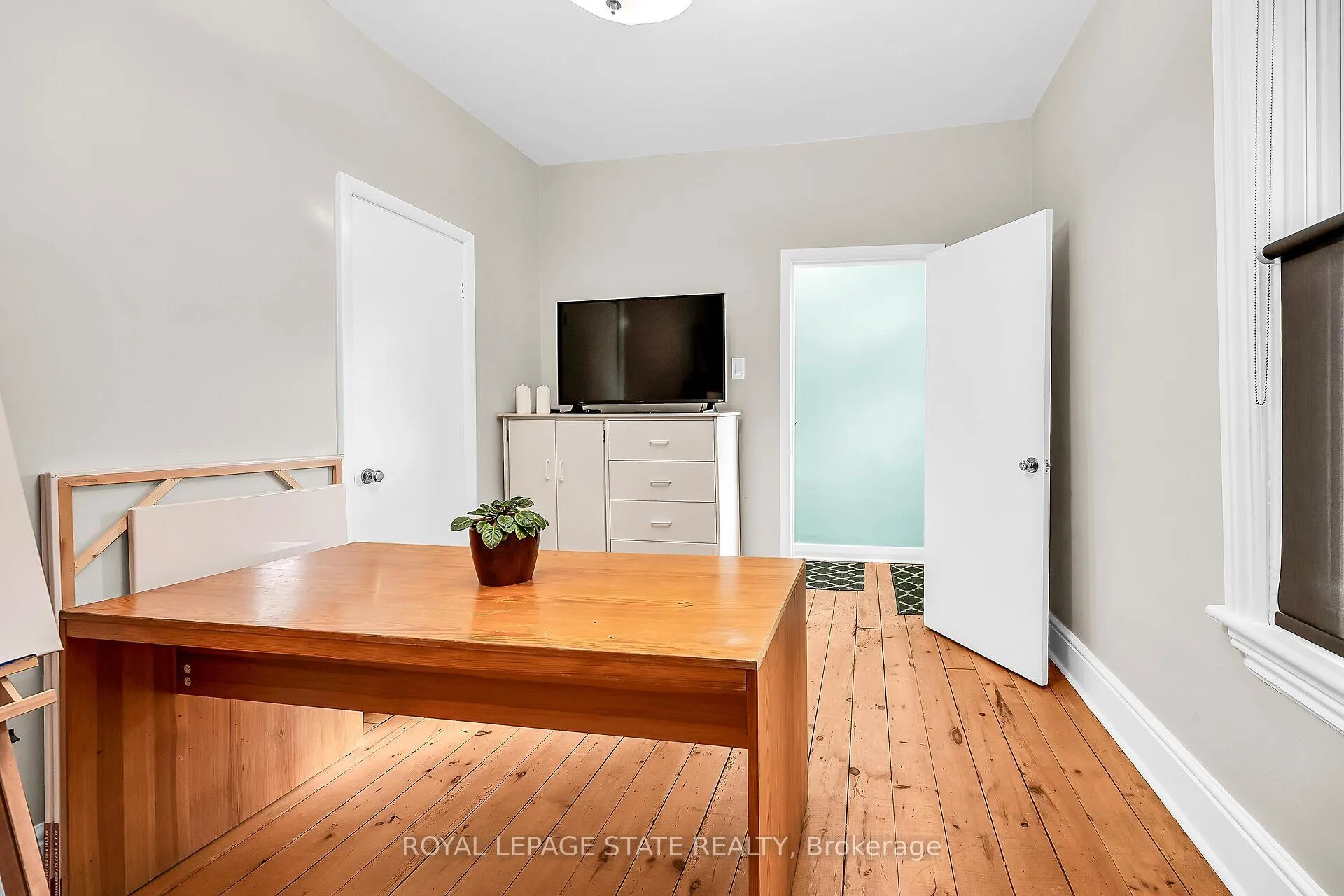 Photo 10 of 19 Ferrie Street E, Hamilton, North End — HOMEH