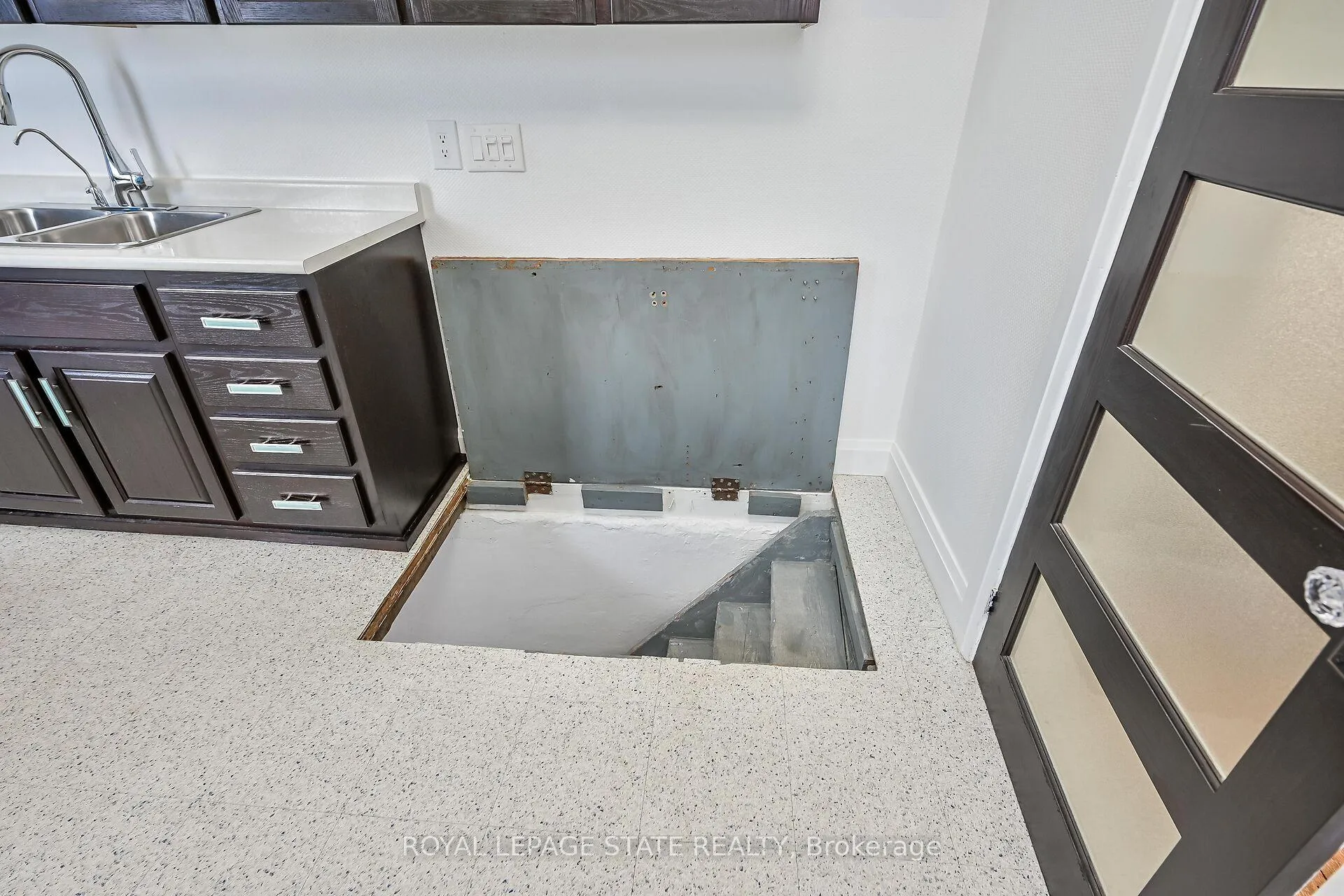Photo 21 of 19 Ferrie Street E, Hamilton, North End — HOMEH