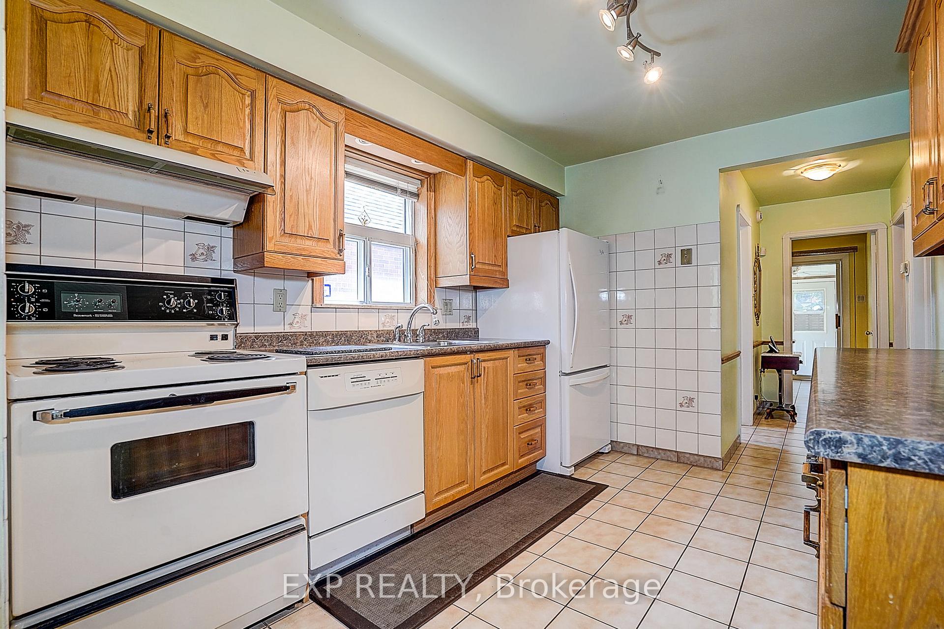 Photo 10 of 298 Glebemount Avenue, Toronto, East York — HOMEH