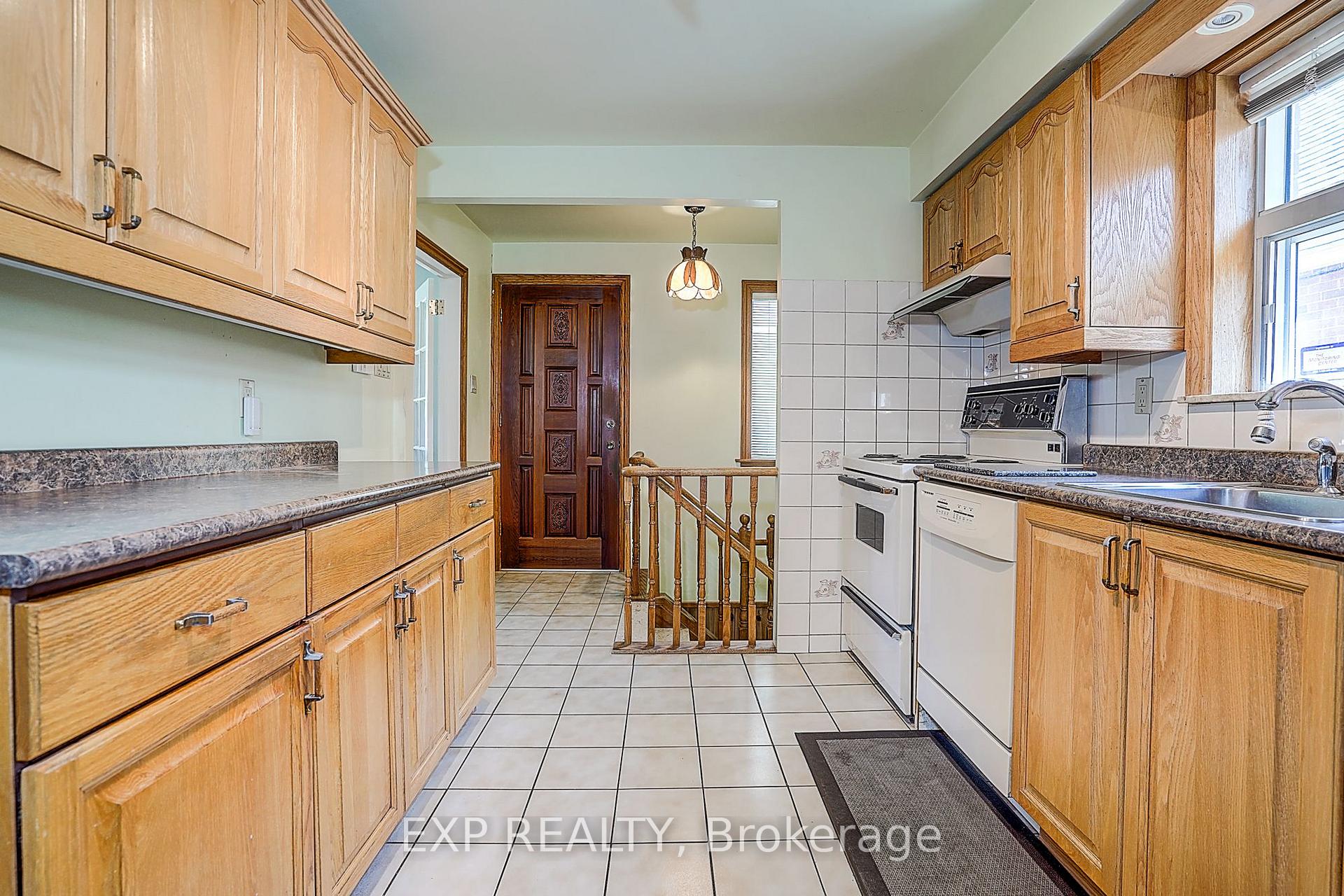 Photo 12 of 298 Glebemount Avenue, Toronto, East York — HOMEH
