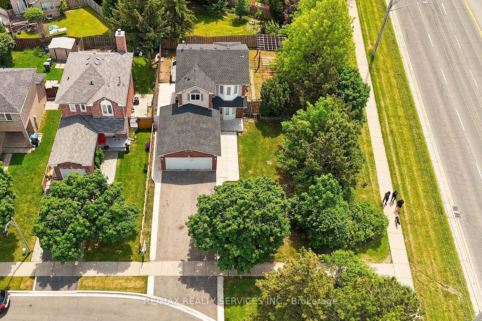 Photo 2 of 56 Mullis Crescent, Brampton, Credit Valley — HOMEH