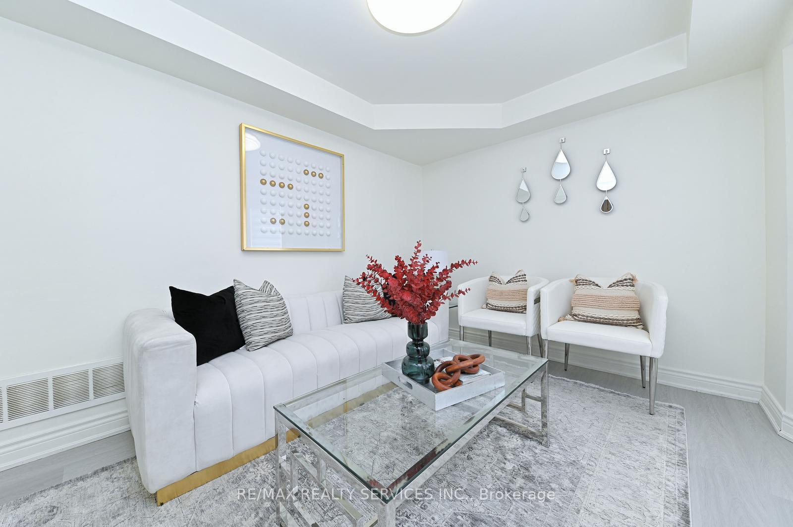 Photo 9 of 56 Mullis Crescent, Brampton, Credit Valley — HOMEH