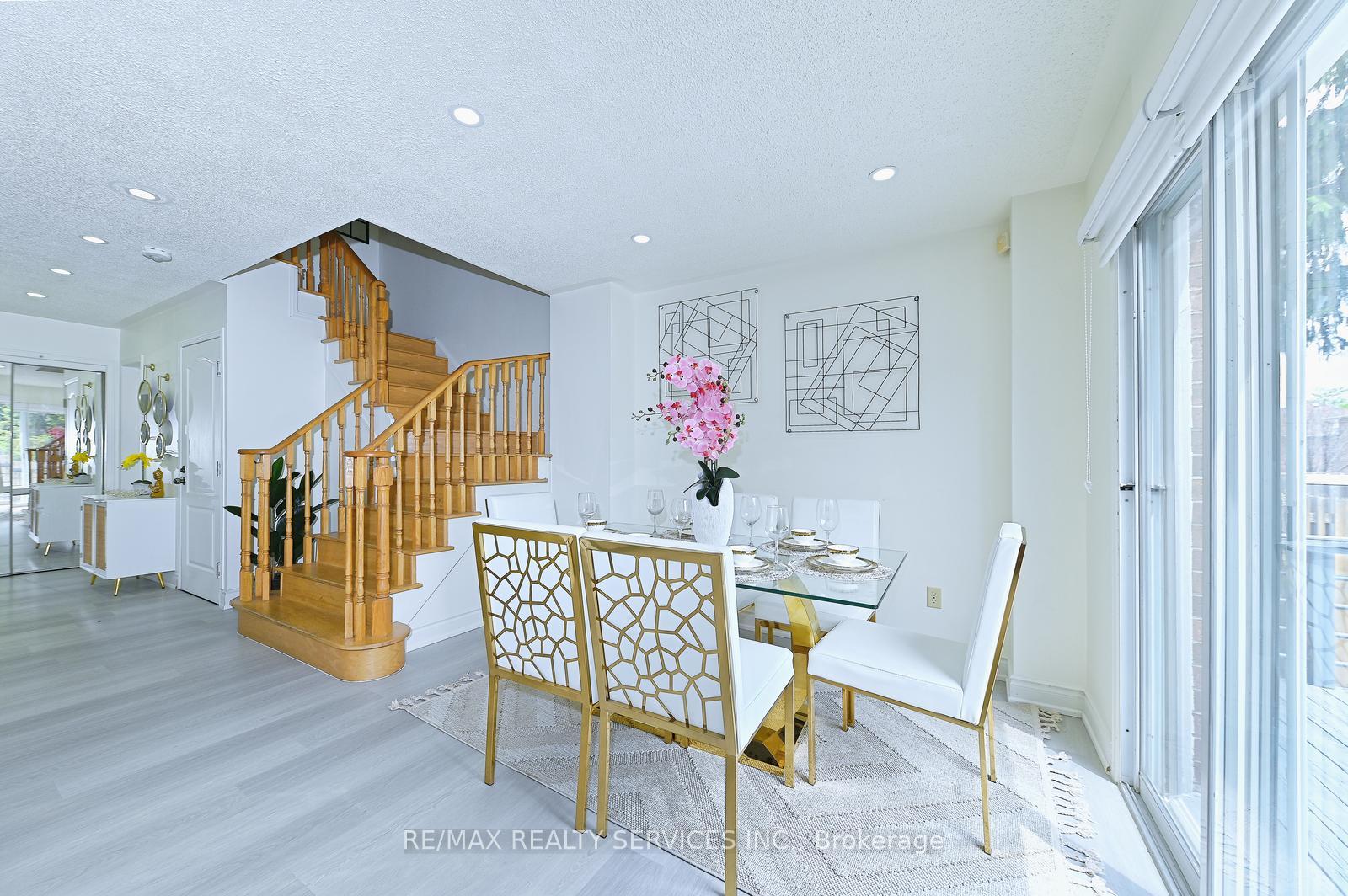 Photo 11 of 56 Mullis Crescent, Brampton, Credit Valley — HOMEH