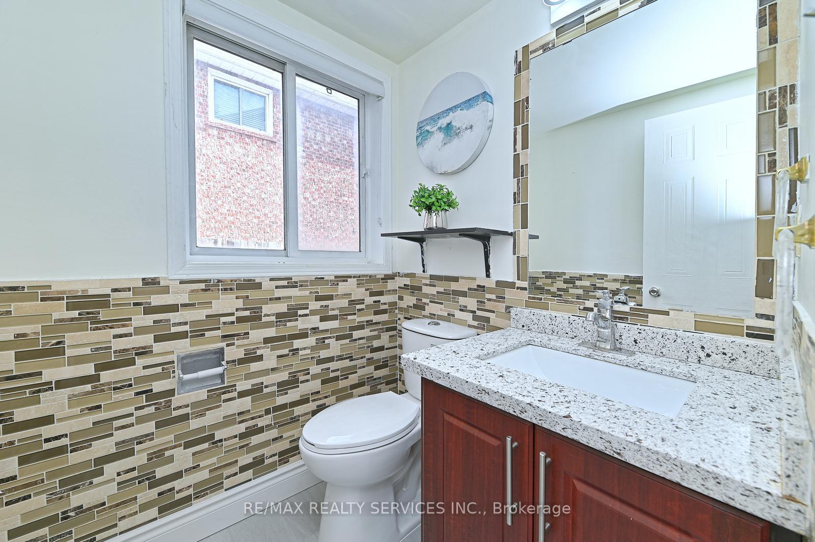 Photo 15 of 56 Mullis Crescent, Brampton, Credit Valley — HOMEH