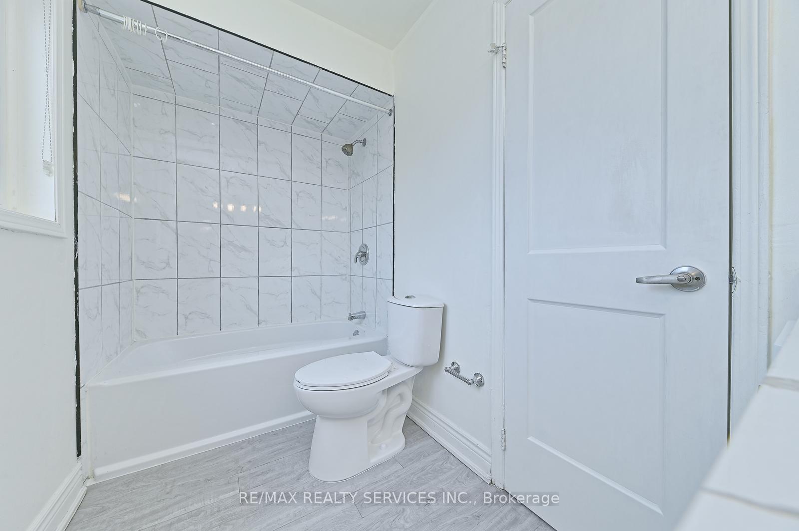 Photo 23 of 56 Mullis Crescent, Brampton, Credit Valley — HOMEH