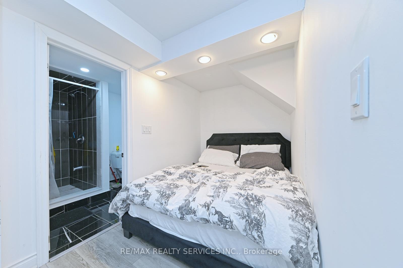 Photo 29 of 56 Mullis Crescent, Brampton, Credit Valley — HOMEH