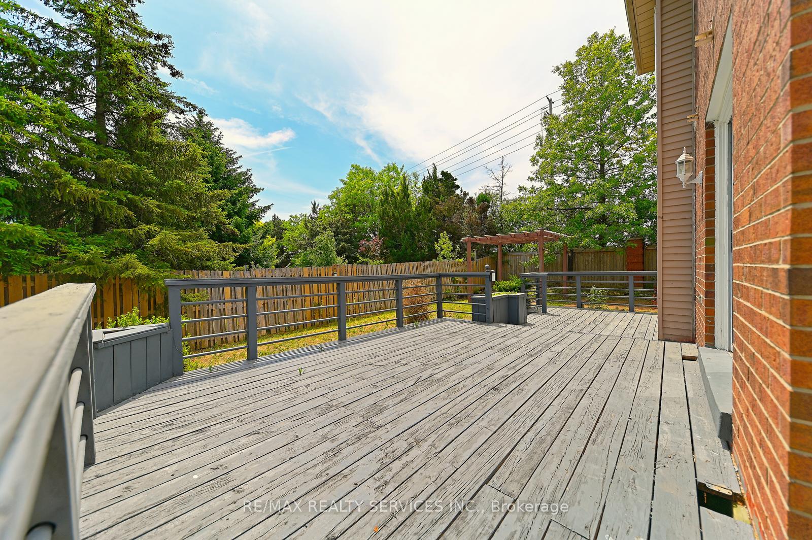 Photo 35 of 56 Mullis Crescent, Brampton, Credit Valley — HOMEH